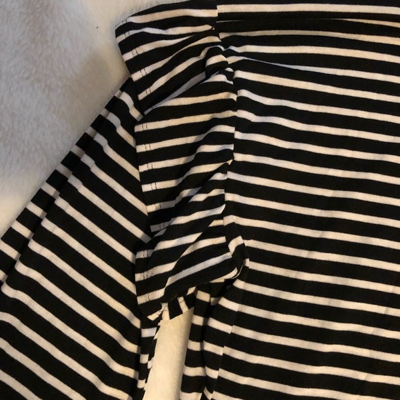 Time and Tru Tops - NWT Ruffle Sleeve Long Sleeve Top Size XL/XG